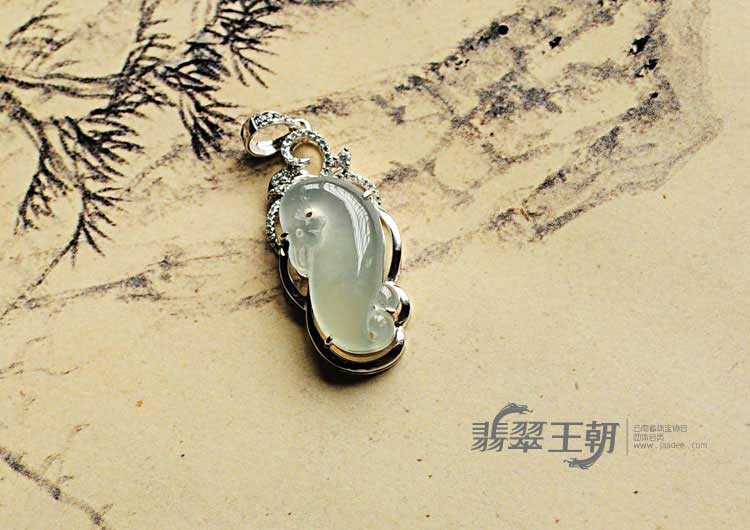玻璃种缅甸翡翠镶白金凤凰胸坠（水钻）