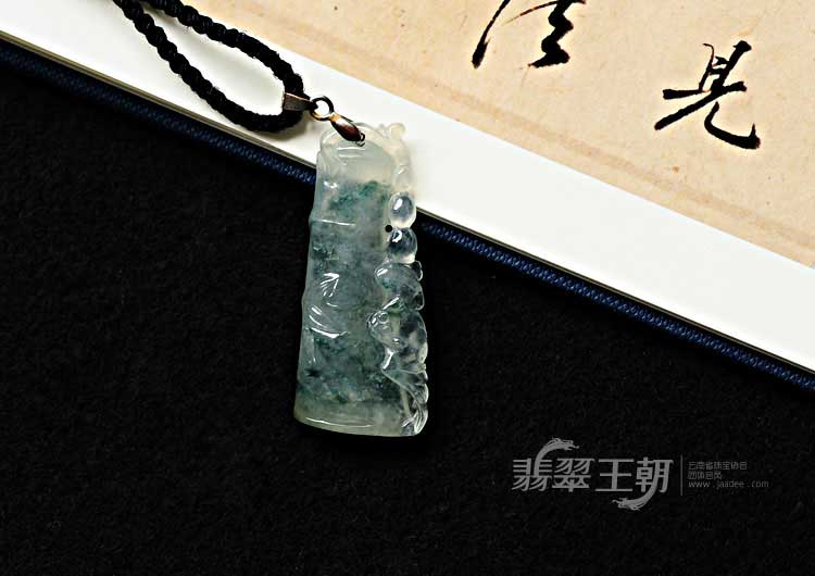 冰玻种飘花缅甸翡翠节节高挂件