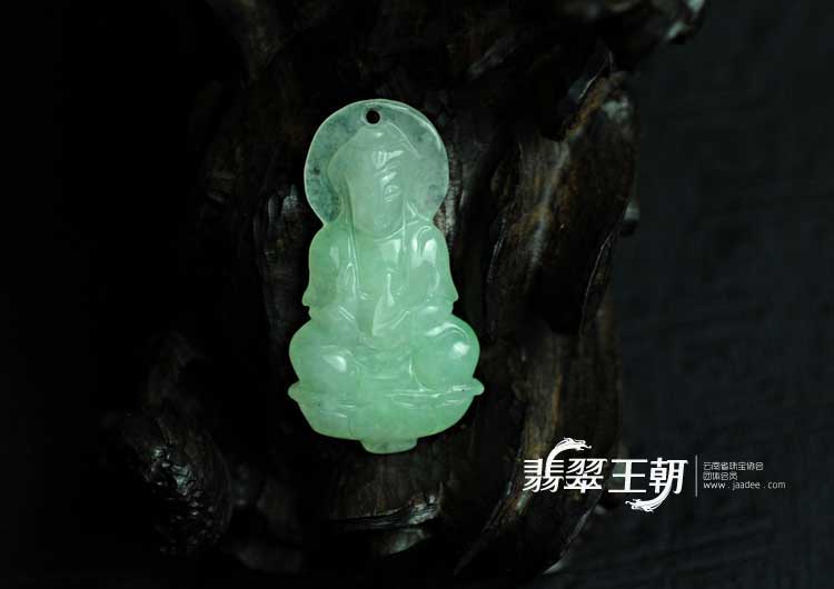 糯冰种晴水缅甸翡翠观音挂件