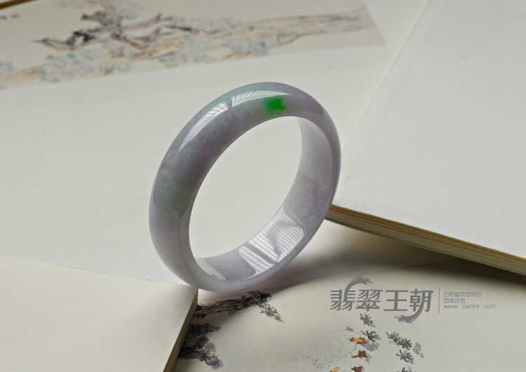糯冰种春带彩缅甸翡翠手镯（61.5mm）