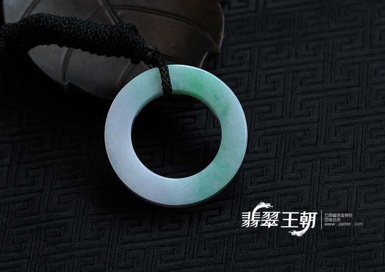 糯冰种春带彩缅甸翡翠挂环挂件
