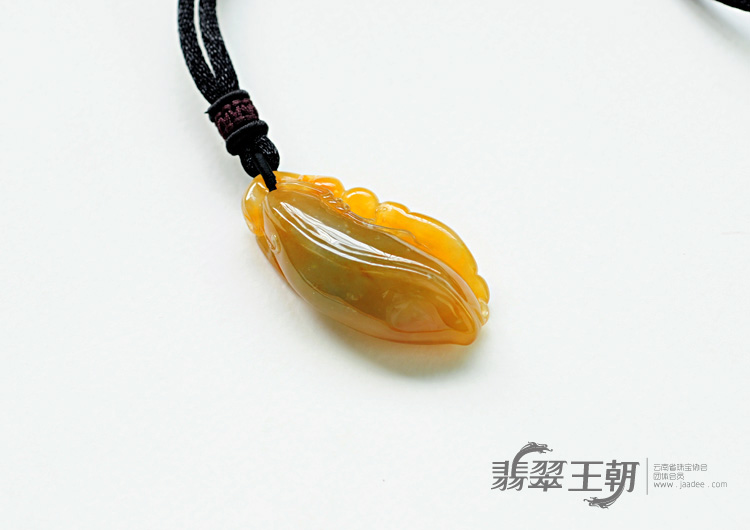 冰种黄翡缅甸翡翠福瓜挂件