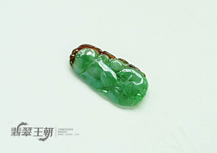 糯冰种红翡带翠缅甸翡翠年年有余挂件