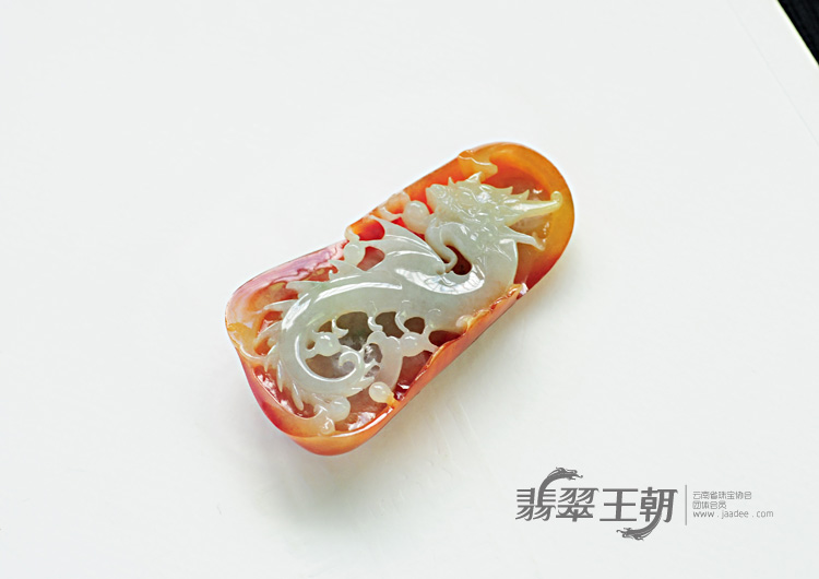 糯冰种红翡缅甸翡翠龙凤挂件