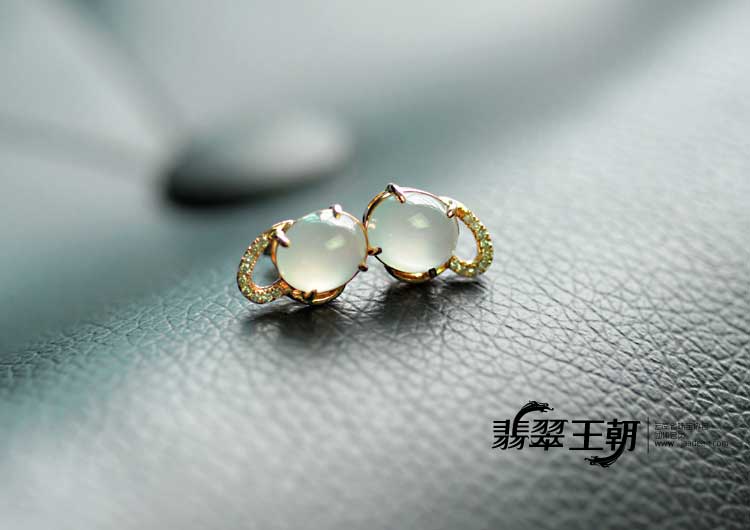 冰玻种缅甸翡翠耳钉