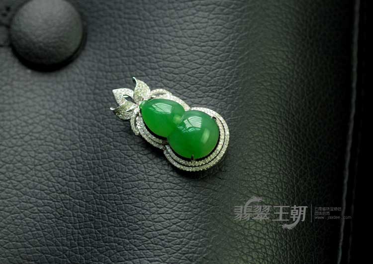 冰种翠色缅甸翡翠包白金镶真钻葫芦胸坠