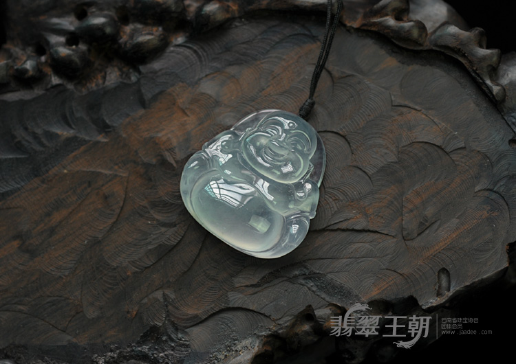 冰玻种莹光晴水缅甸翡翠玉佛挂件