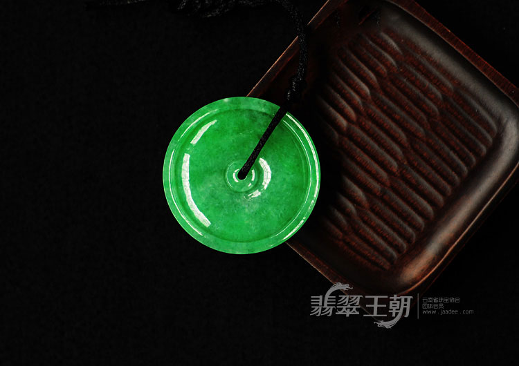 糯冰种正阳绿满绿缅甸翡翠平安扣挂件