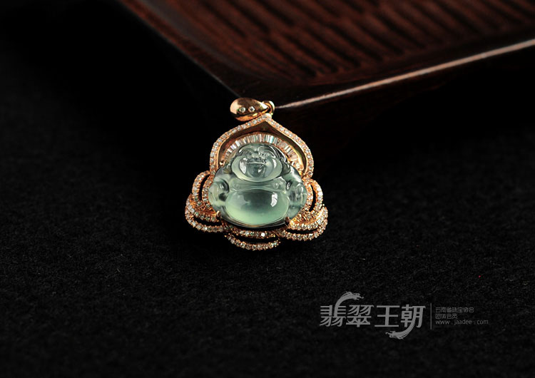 玻璃种强莹光晴水缅甸翡翠镶玫瑰金玉佛挂件