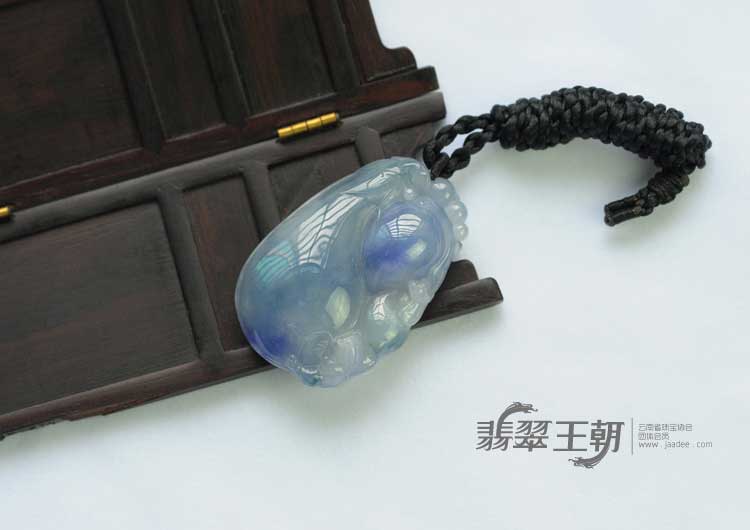 糯冰种紫罗兰缅甸翡翠福瓜挂件