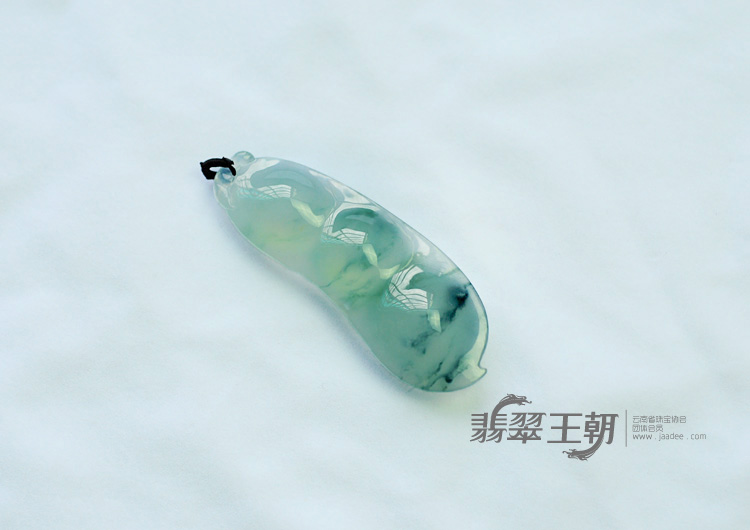 冰种飘花缅甸翡翠四季豆挂件