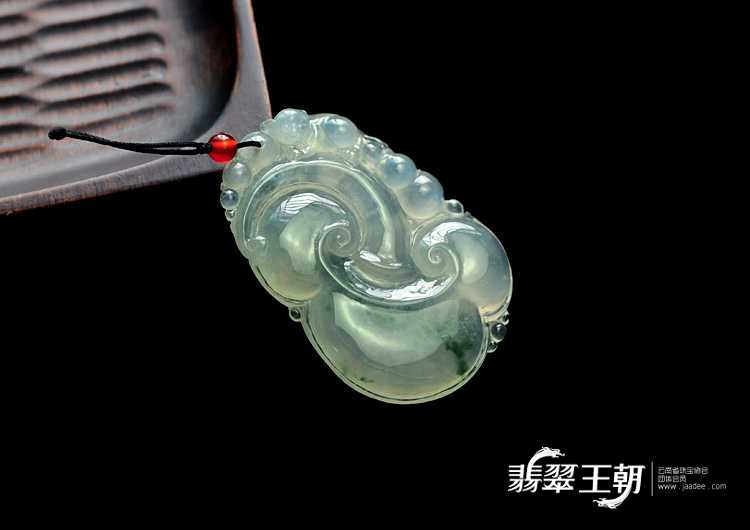 冰种飘花缅甸翡翠如意挂件