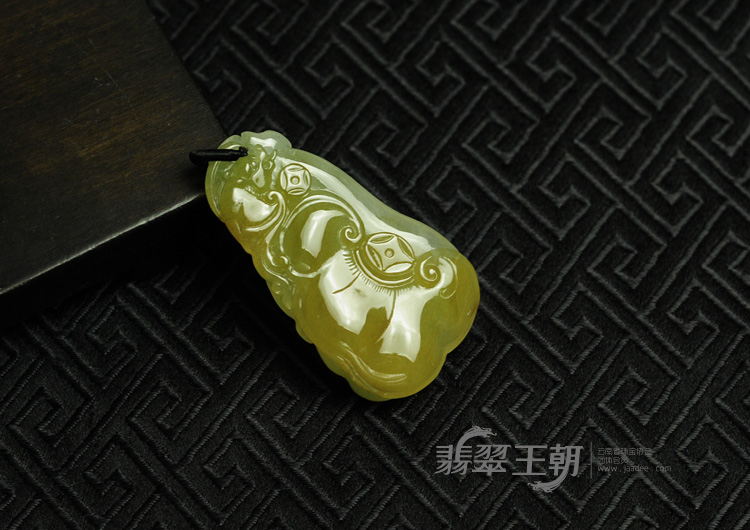 冰种黄翡缅甸翡翠如意佛手挂件
