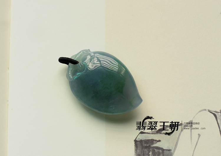 冰种紫罗兰飘花缅甸翡翠寿桃挂件