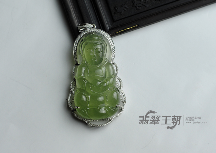 冰玻种绿晴水缅甸翡翠镶白金观音挂件