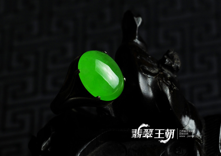 冰种正阳绿满绿缅甸翡翠戒面