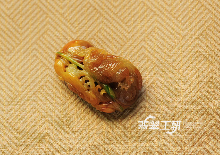 糯冰种黄翡飘翠缅甸翡翠英明神武挂件