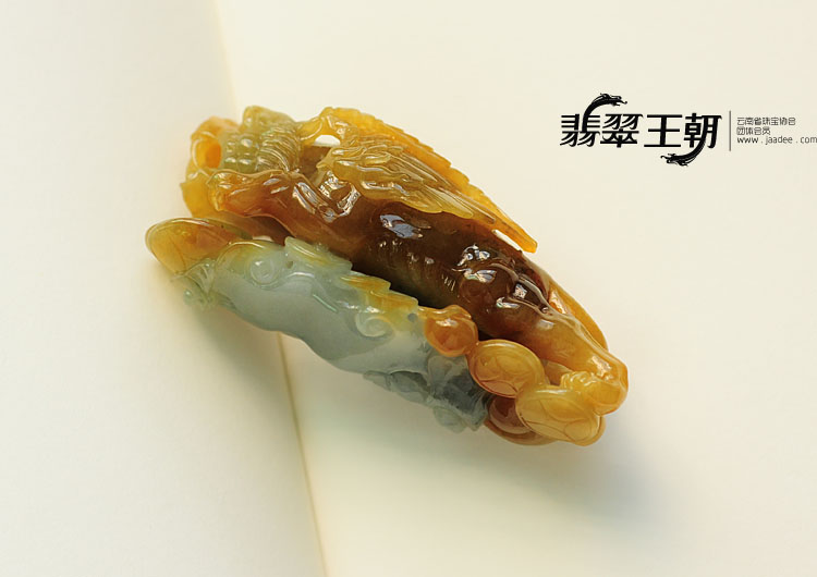 (超值推荐)糯冰种晴水黄翡缅甸翡翠辟邪手玩件
