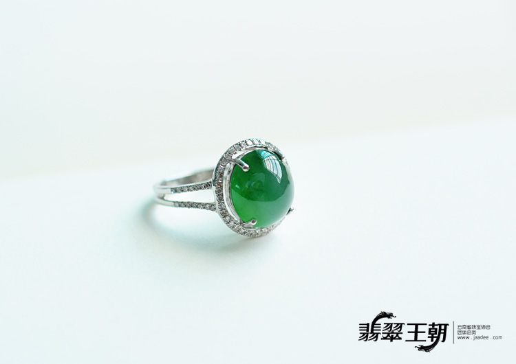 冰种浓绿缅甸翡翠戒指