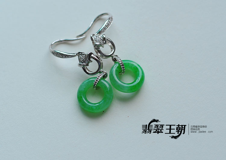 糯冰种翠色缅甸翡翠平安扣耳坠