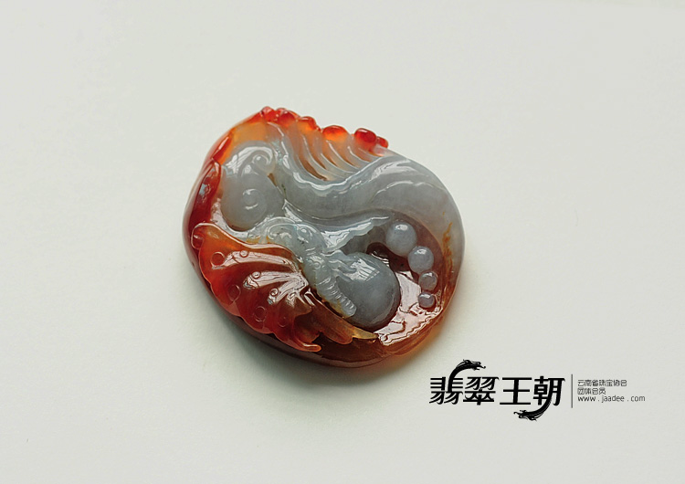 糯冰种晴水红翡缅甸翡翠破茧成蝶挂件