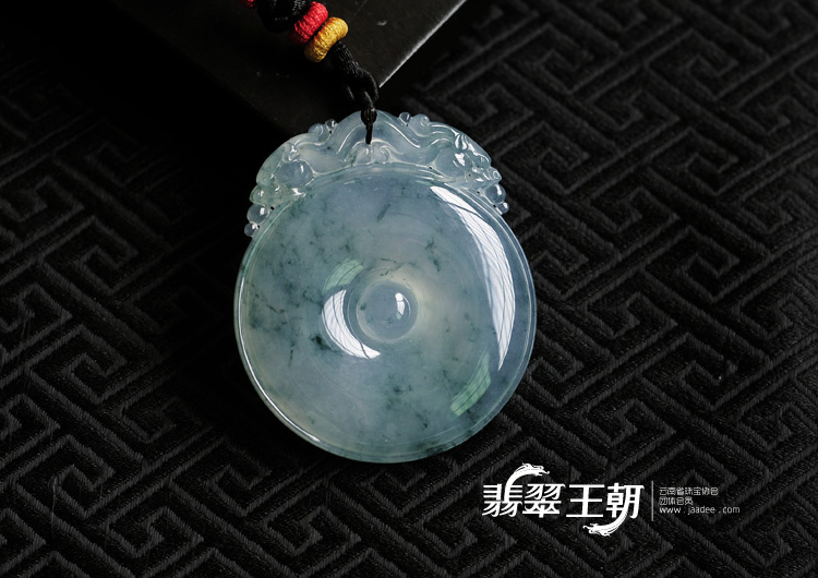 冰种飘花缅甸翡翠双龙戏珠挂件