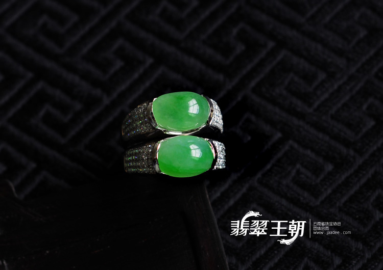 冰种翠色缅甸翡翠镶白金戒指(单价)