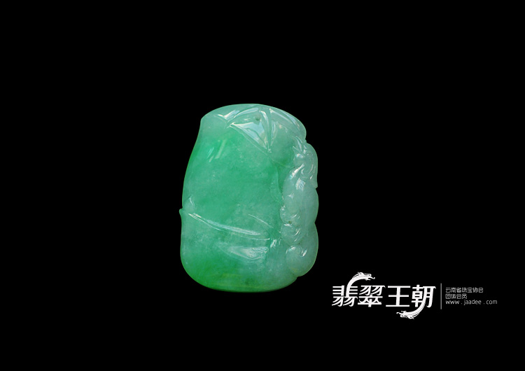冰种翠色缅甸翡翠节节高挂件