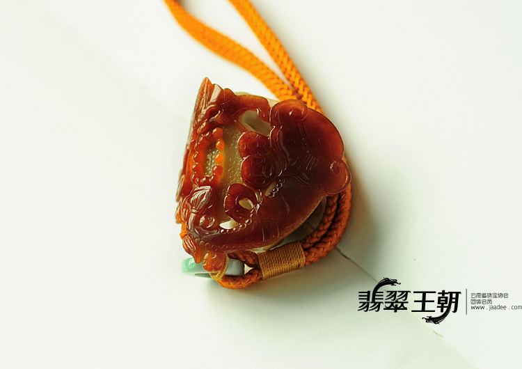 糯冰种红翡缅甸翡翠金钱如意手玩件