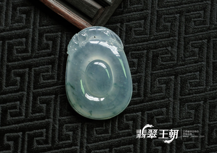 冰玻种飘花缅甸翡翠福在眼前挂件