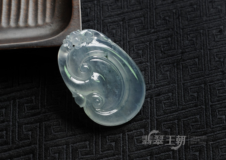 冰玻种飘花缅甸翡翠如意挂件