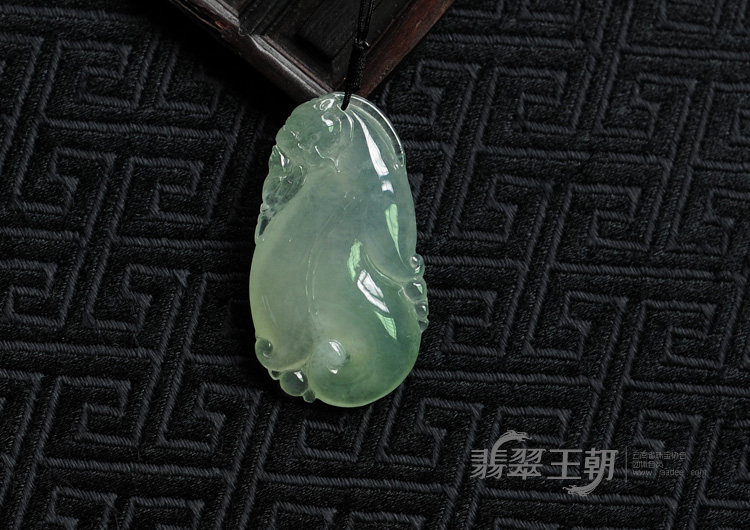 冰种晴水缅甸翡翠龙头佛手挂件
