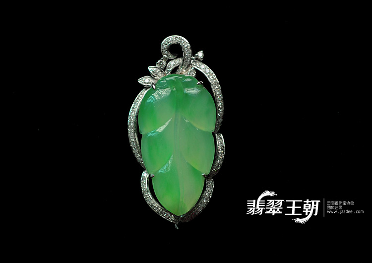 冰种苹果绿缅甸翡翠包白金“金枝玉叶”挂件