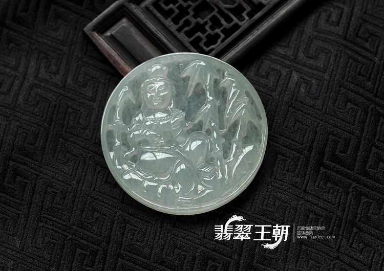 冰种淡晴水缅甸翡翠观音挂件