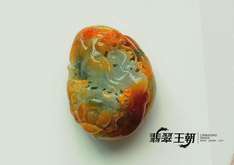 糯冰种三彩缅甸翡翠英明神武手玩件