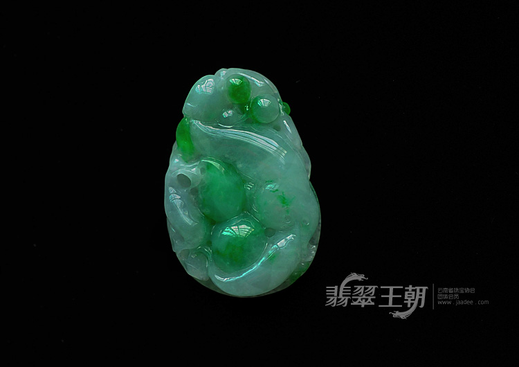 糯冰种飘翠缅甸翡翠如意挂件
