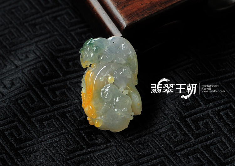 冰种黄翡飘花缅甸翡翠英明神武挂件