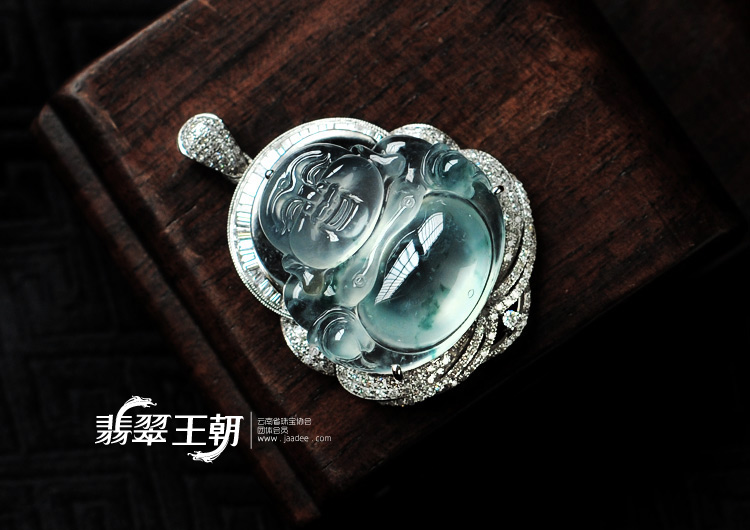 玻璃种飘花缅甸翡翠镶白金玉佛挂件
