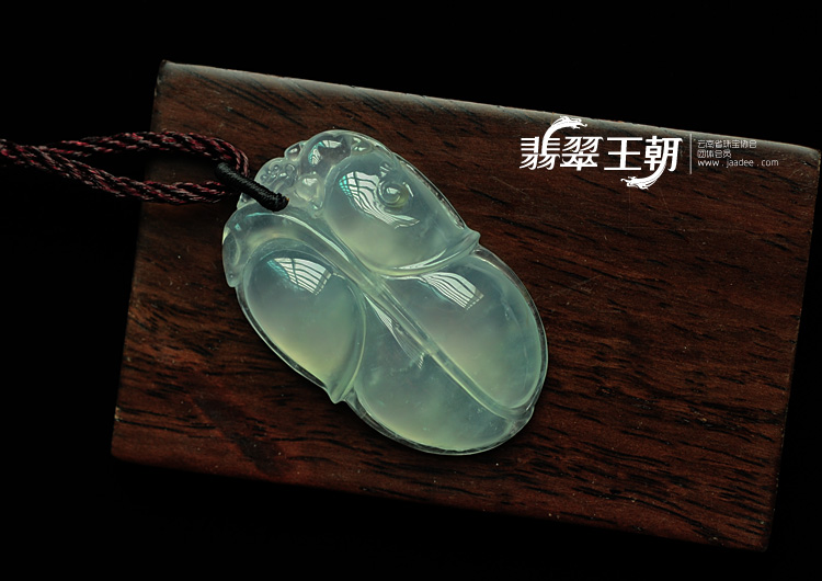 冰玻种缅甸翡翠叶子挂件