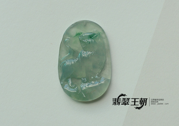 冰种晴水飘花缅甸翡翠虎牌挂件
