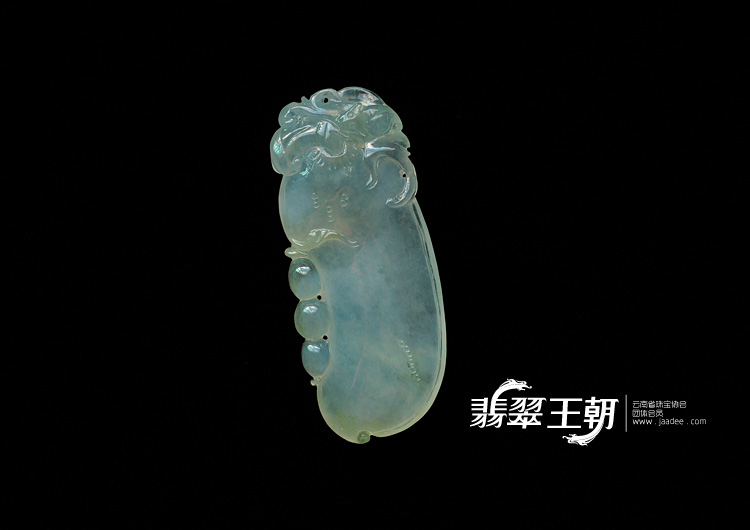 冰种晴水缅甸翡翠福瓜挂件