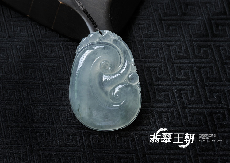 冰种飘花缅甸翡翠如意挂件