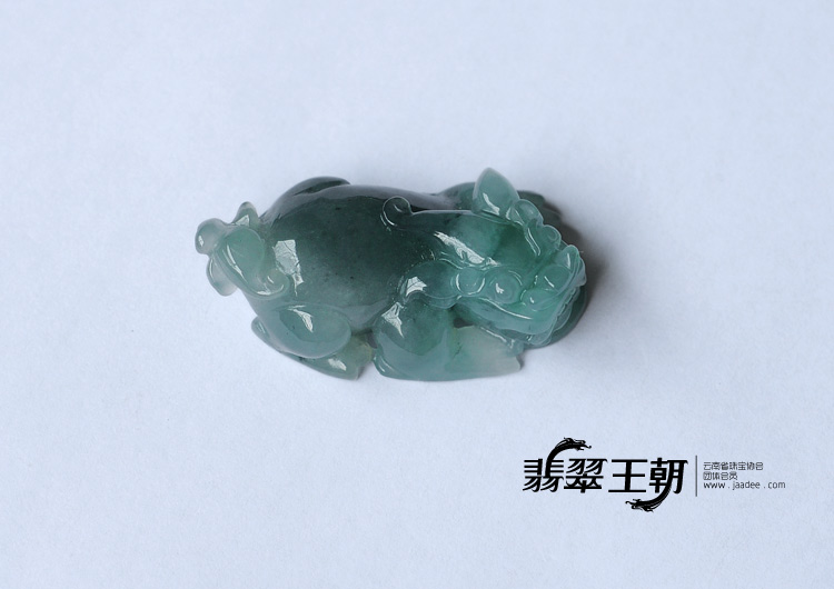 冰种晴水缅甸翡翠貔貅挂件
