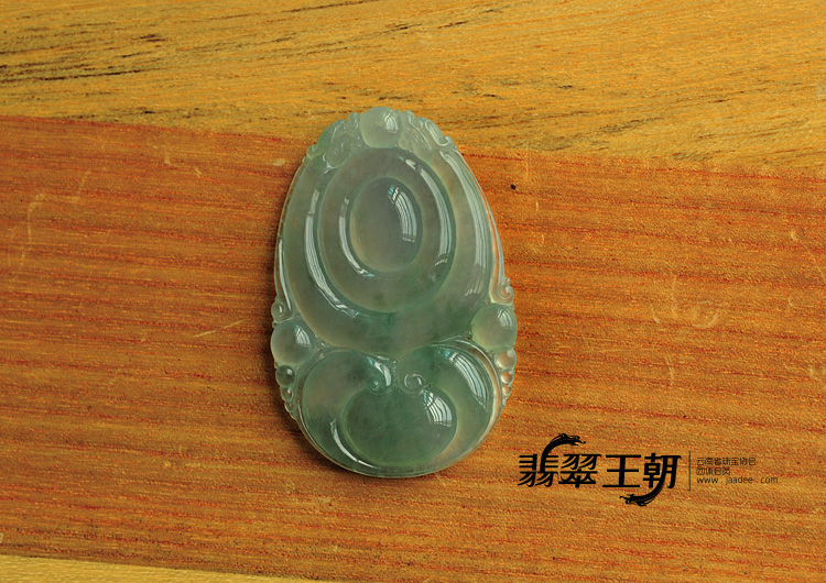 冰种飘花缅甸翡翠如意挂件
