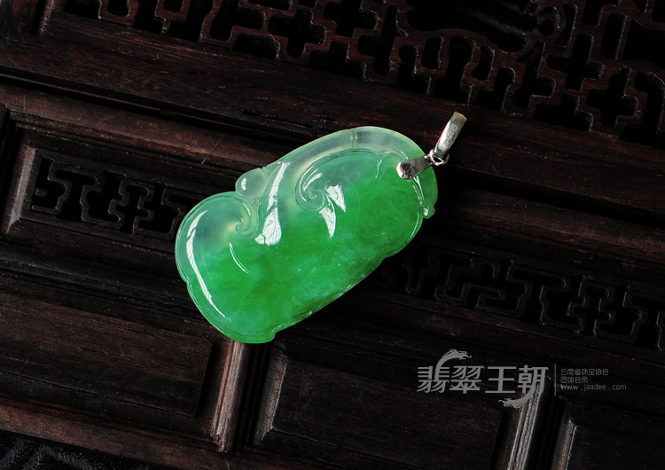 冰种阳绿满绿缅甸翡翠如意挂件
