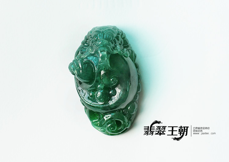 冰种油青缅甸翡翠龙头如意手玩件
