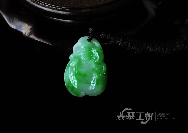 糯冰种翠色缅甸翡翠如意寿挂件