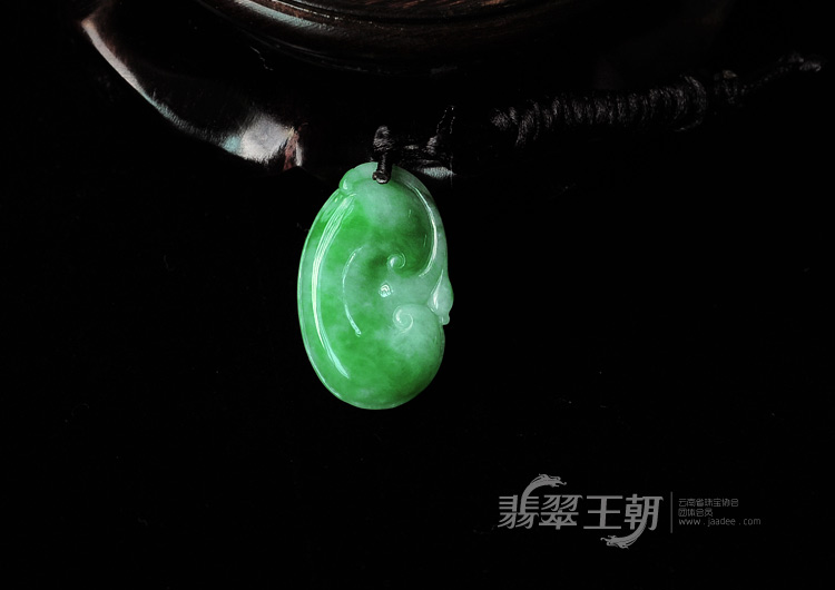糯冰种翠色缅甸翡翠如意挂件