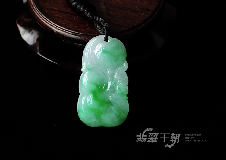 糯冰种翠色缅甸翡翠如意寿挂件