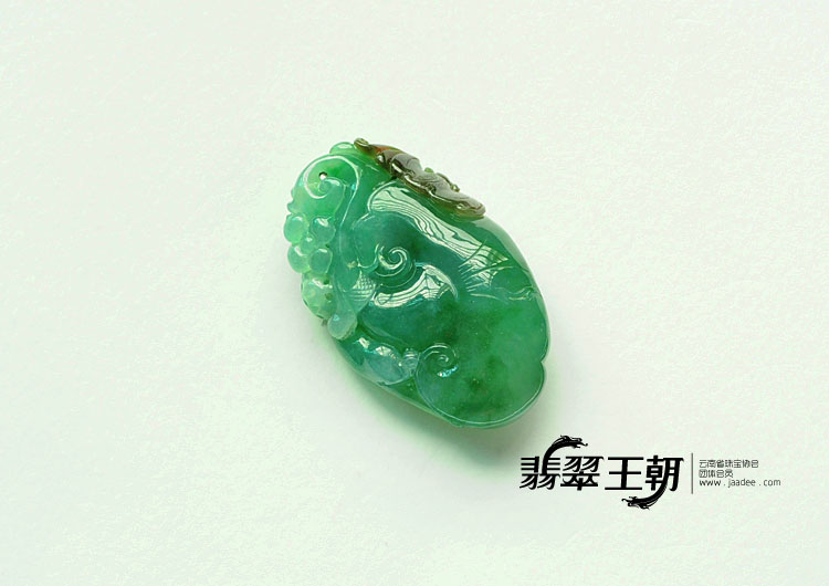 冰种菠菜绿缅甸翡翠如意寿挂件